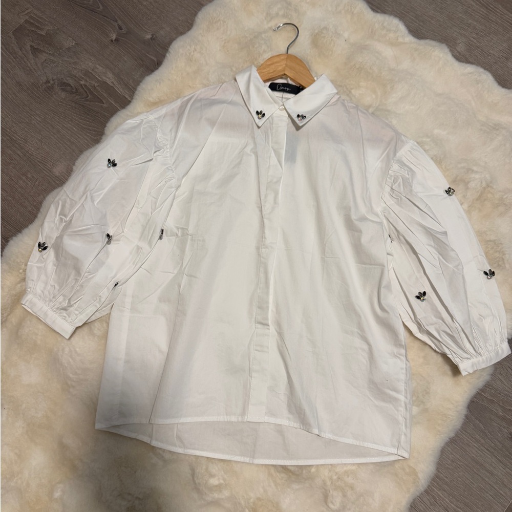 OSMOSE- Chic White Blouse with Black Embroidery -size S- NWT